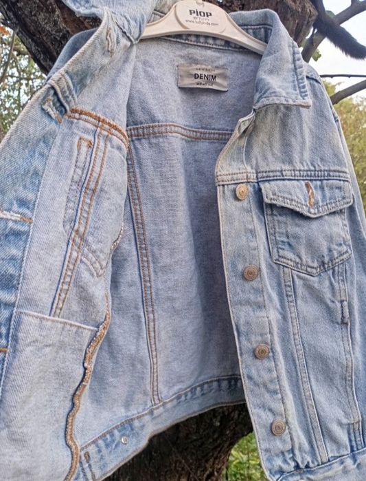 Жіноча джинсова куртка