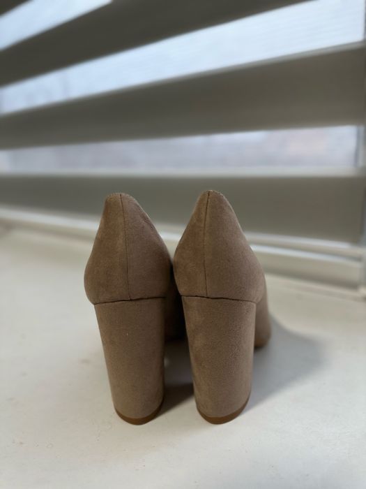 Туфлі на каблуку (нові)