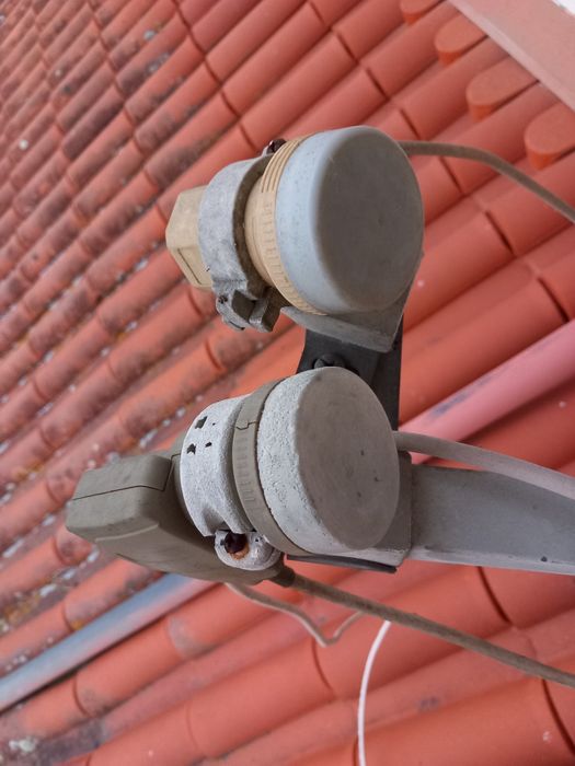 Antena parabólica 67cm diâmetro