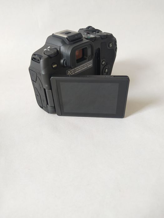 Повнокадровий  фотоапарат Canon EOS R8 Body (5803C019) Новий / Гарантія / Р8 Боді