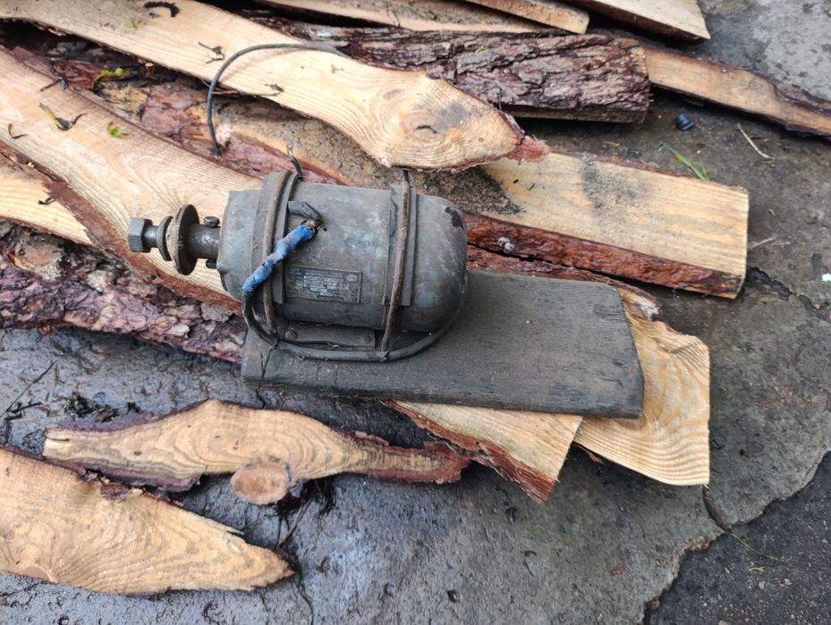 Електро двигун         .