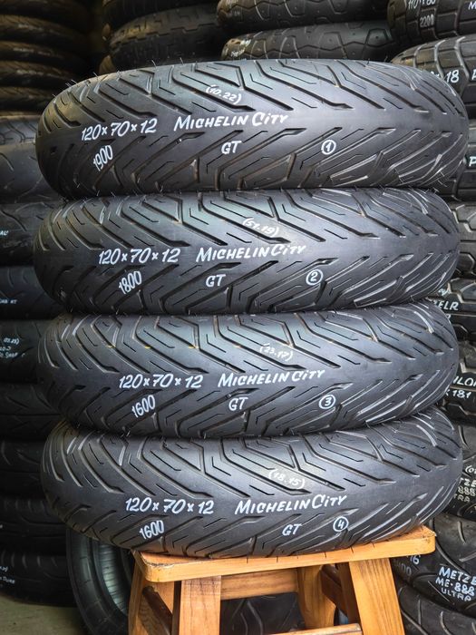 Мотошина на скутер 120 130 / 70 80 R12