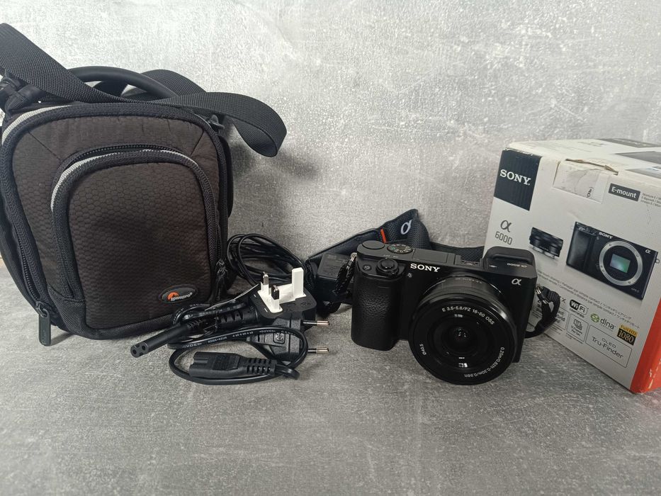 Фотоаппарат SONY Alpha 6000. Повна комплектація. В подарунок сумка.