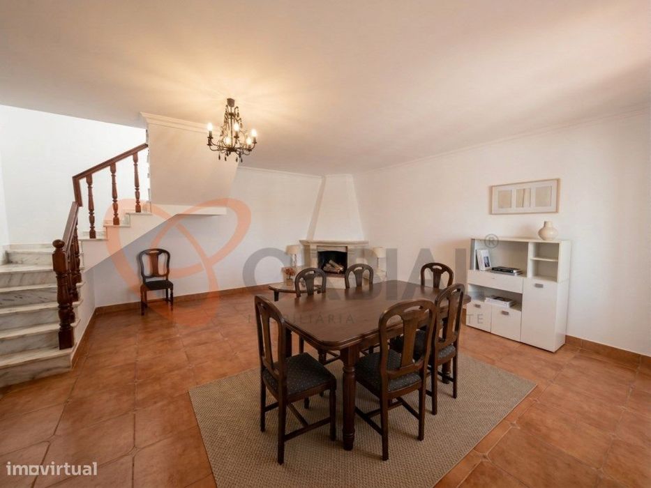 Moradia Geminada com 2 quartos para venda em Albufeira