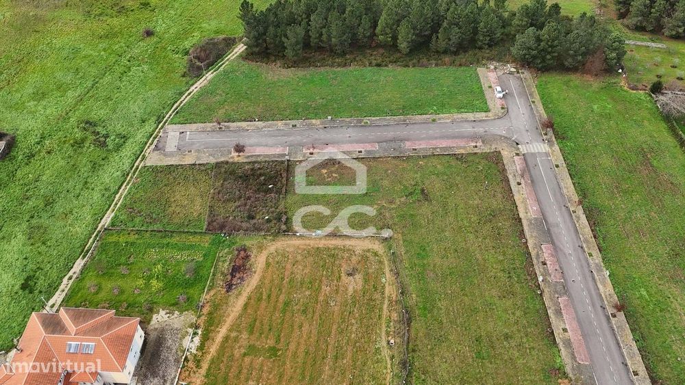 Lote de terreno destinado à construção de moradia, situado em uma loca