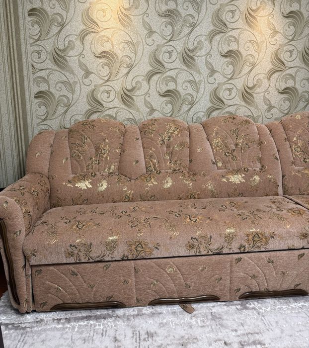 Кутовий диван та крісло