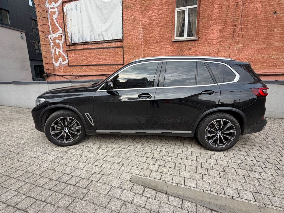Продам BMW X5 2,5D 2023року