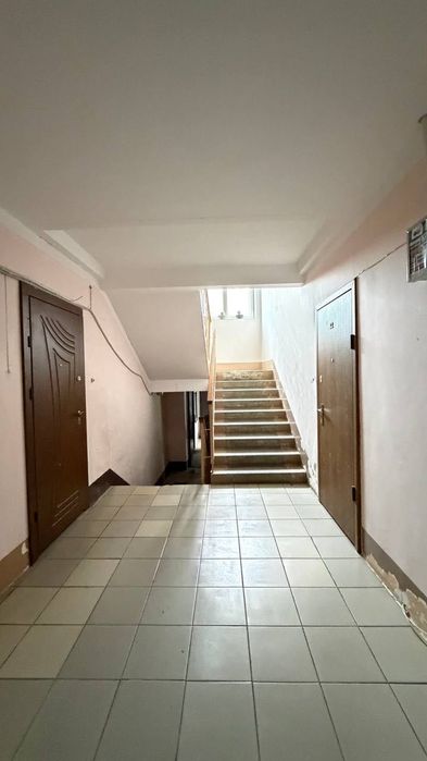 Вигідна ціна за 1к квартиру, 57м2. Перший поверх. Терміново.