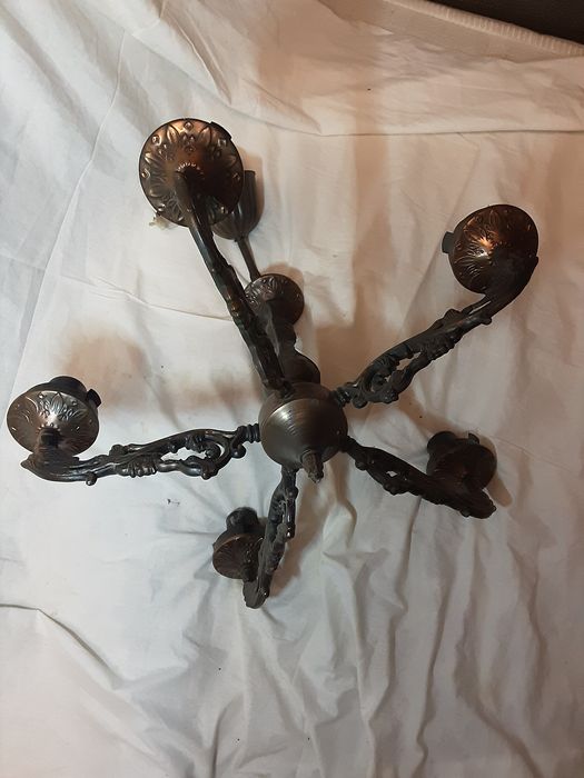 Винтажная люстра(металл)пятирожковая