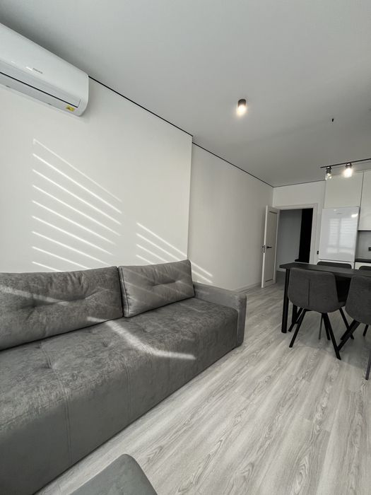 Центр міста.ЖК закритого типу,1.5кімн.стильна,укомпоектов.гардеробна.