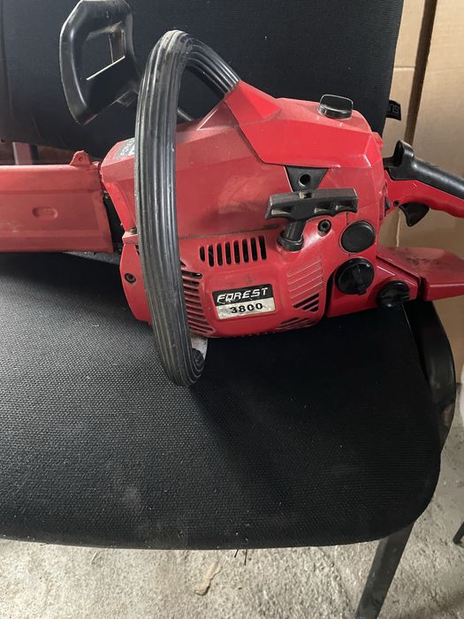 Продам бензопилу в доброму стані