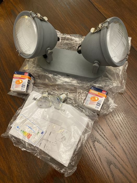 Piękny podwóiny kinkiet o kształtach lampy motoroweru...