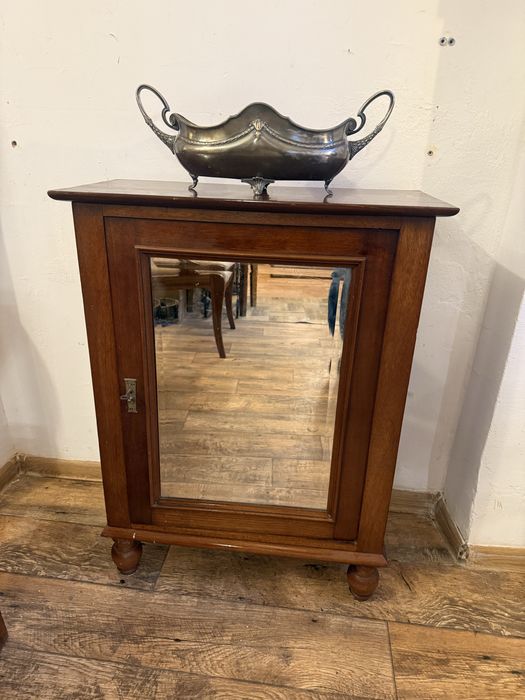 Komódka, szafka z lustrem, orzech