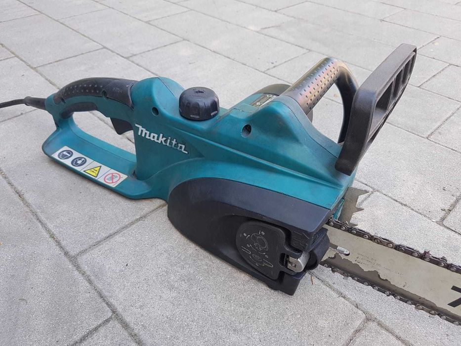 Piła Pilarka łańcuchowa elektryczna Makita UC3520A