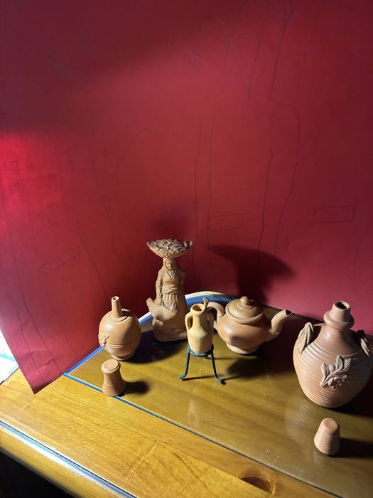 Miniaturas em barro vermelho