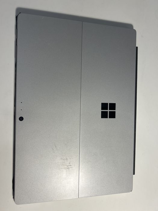 Microsoft Surface Pro 4 – 1724, i5, 8GB RAM, 256GB SSD (uszkodzony)