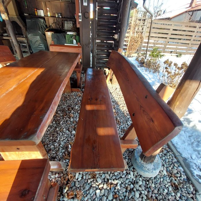 Stół i ławy ogrodowe