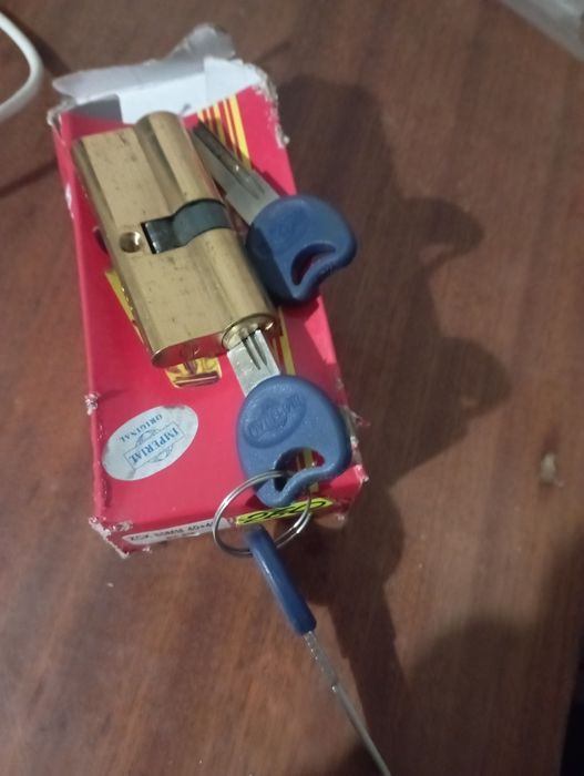 Продаю     замок