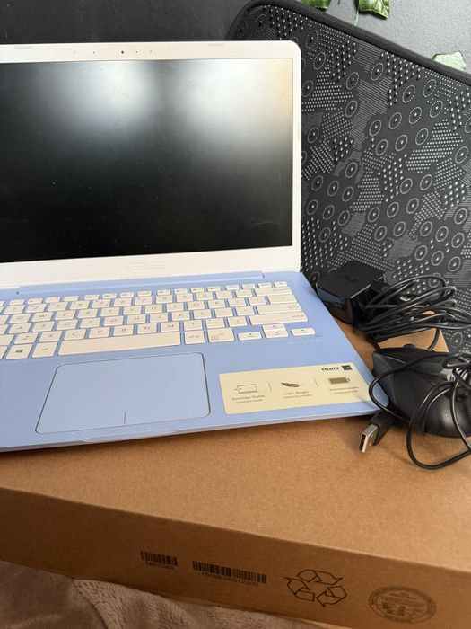 Laptop asus jak nowy