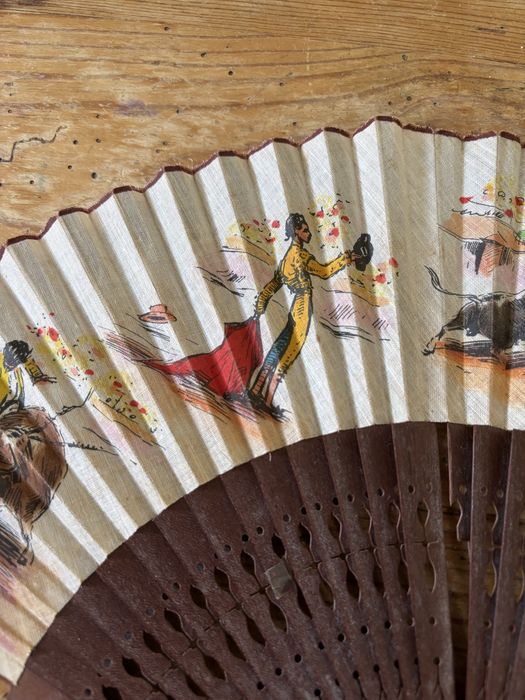 Leque antigo pintado a mao