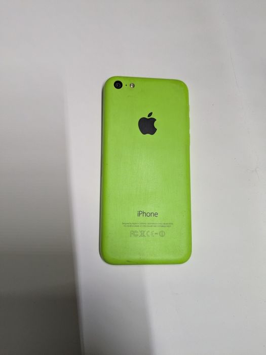 iPhone 5 телефон б.у