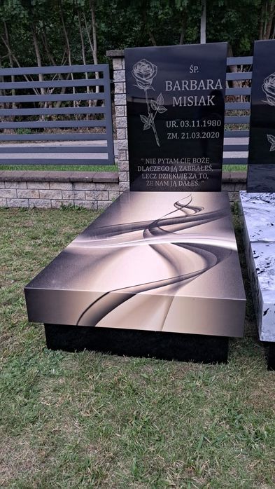 Nagrobek kompozyt Premium 3999 zł z montażem oraz dostawą Promocja.