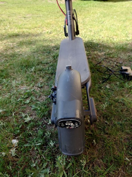 Hulajnoga Xiaomi 4 Electric Scooter elektryczna 300W 20 km/h