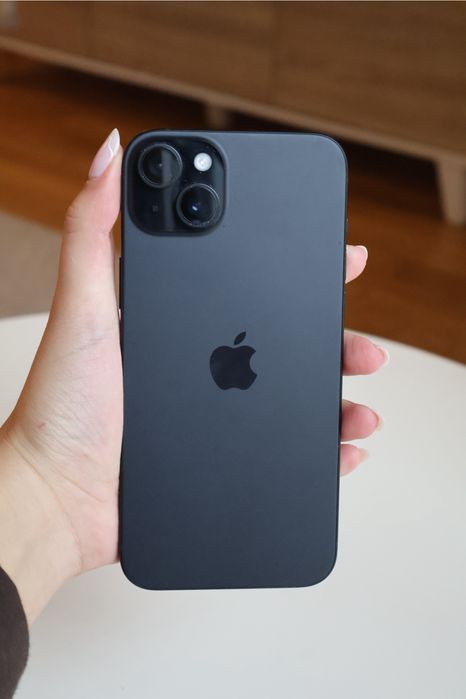 Iphone 15 PLUS com menos de um ano de uso. Como novo!