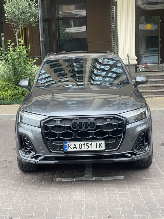 Audi Q7 S-Line 2024