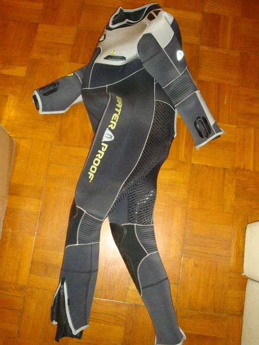 Гидрокостюм WATERPROOF ( Швеция ) , размер 50 ( М ) , толщина 6,5 mm