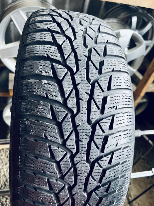 Одиночка Розпаровка Зимова 205 60 16 Nokian WR d4 1шт