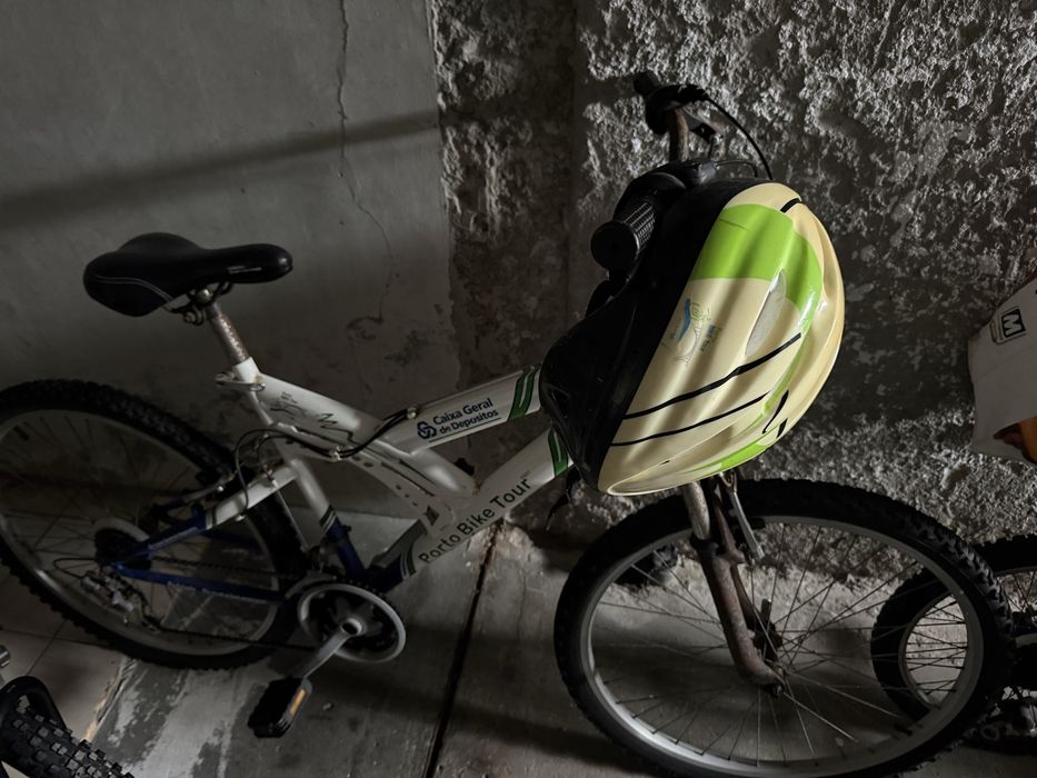 Vendo bicicleta com oferta de capacete