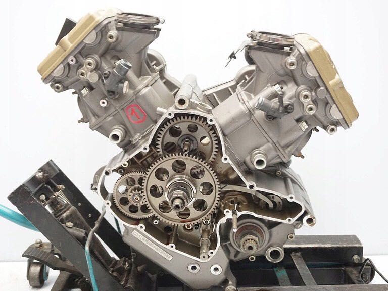 Silnik Ducati 1098 uszkodzony