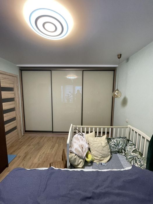 Шкаф купе со склада и под заказ.прихожие,кухни.