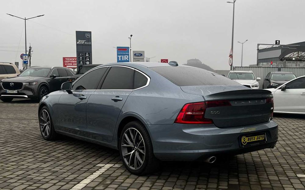 Volvo  S90  2017