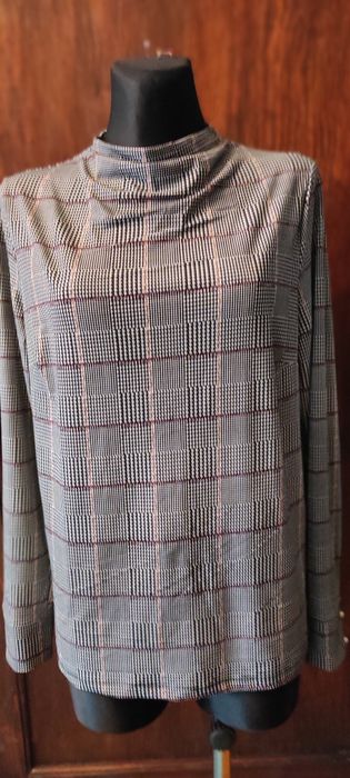 Delikatna bluzka idealna pod żakiet marynarkę kardigan Mohito