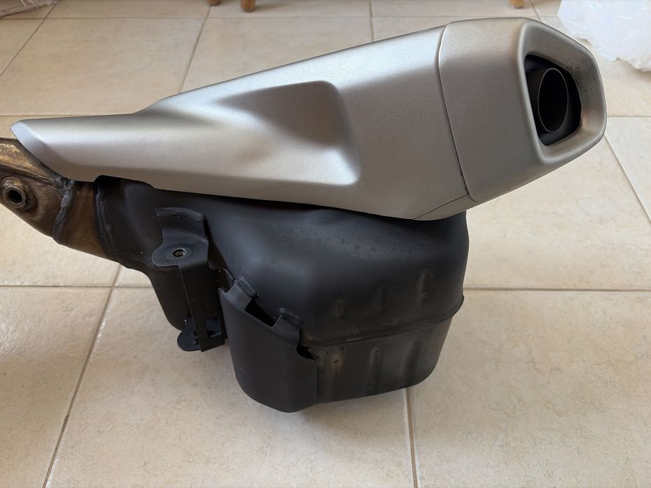 Escapamento original Honda CBR650R 2019