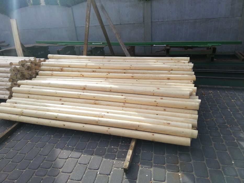palisada toczona drewniana słupki paliki stęple