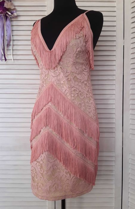 Секси платье мини из гипюра с бахромой для танцев prettylittlething