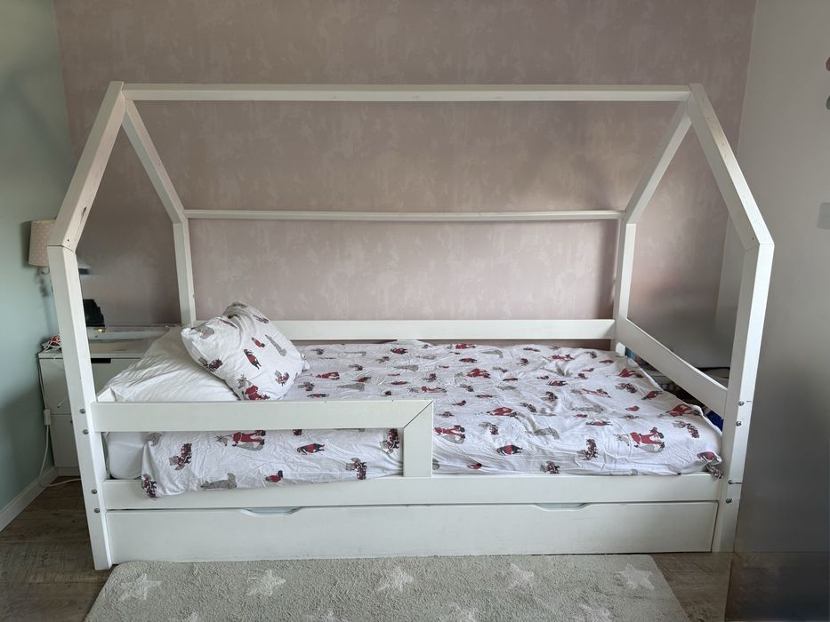 Cama de criança com gaveta e colchão