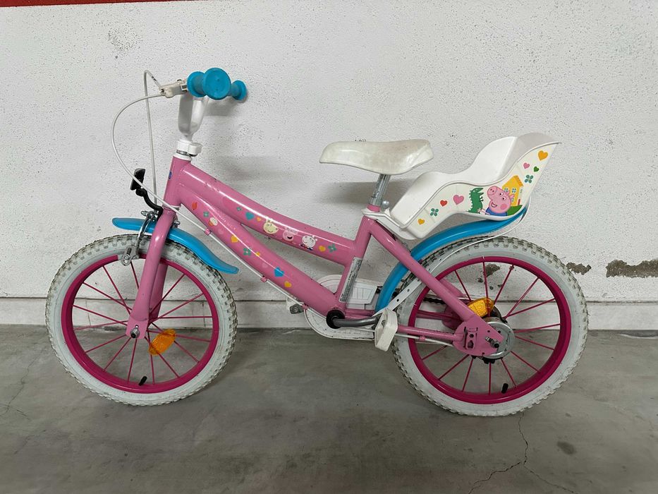 Bicicleta Peppa Pig 14” com rodinhas + cadeirinha (4–6 anos)