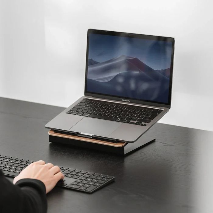 Podstawka stojak na laptopa z drewna premium Woodcesories