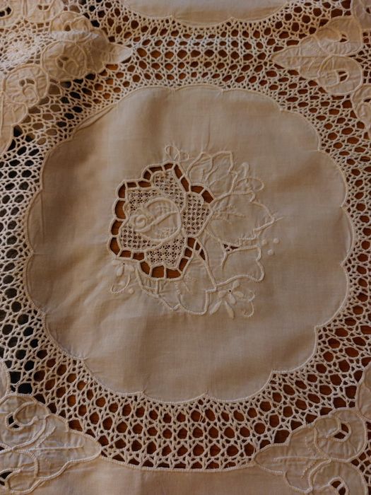 Toalha de algodão e croché com guardanapos