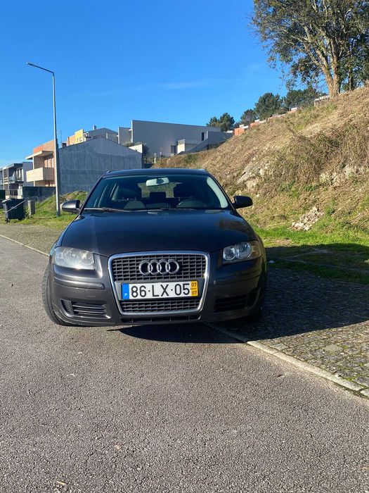 Audi A3 1.9 TDI SportBack (com rádio display + GPS)