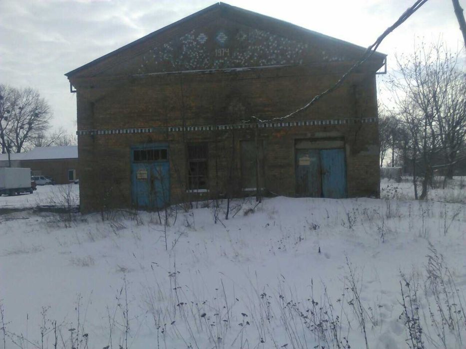Ярмолинці Виробничі приміщення 1300 кв м з земельною  ділянкою 1,750га