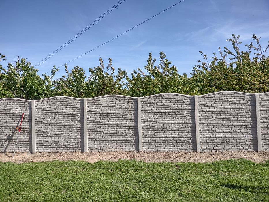 Montaż ogrodzeń betonowych,panelowych  i siatkowych