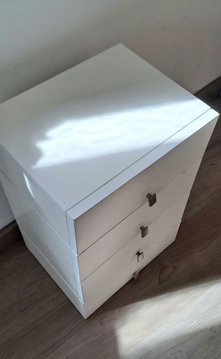 Modulos brancos 12x27x33cm, possível venda em separado, com algumas ma