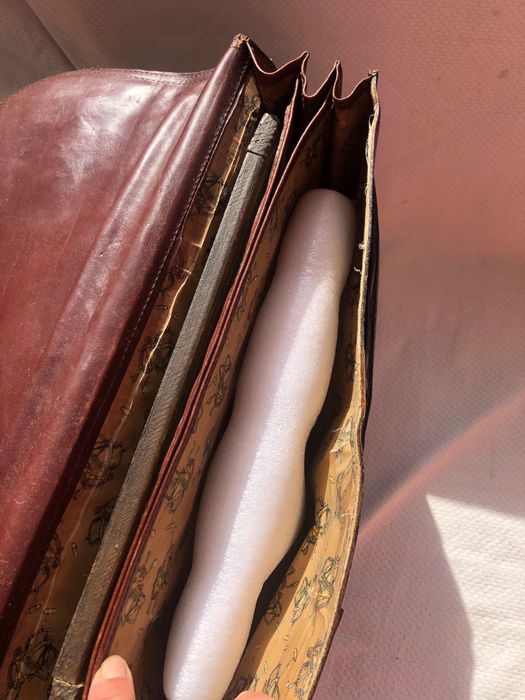 Pasta de documentos em pele genuína