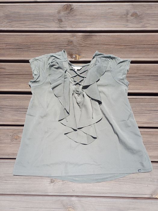 Blusa c/ folho e atilho