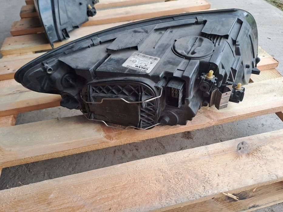 Lampy/Reflektory przód Volvo v50 lift